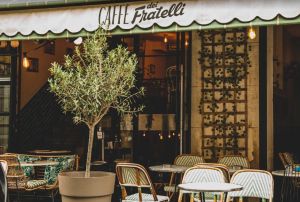 *   DEI FRATELLI *   à PARIS